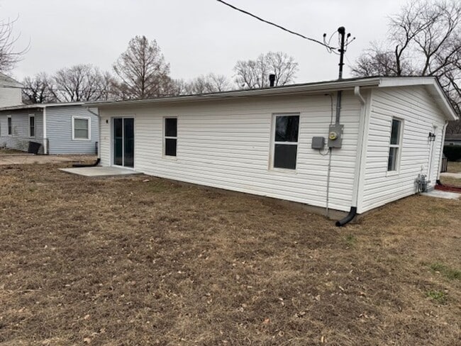 143 St James Ln in Sauget, IL - Building Photo - Building Photo