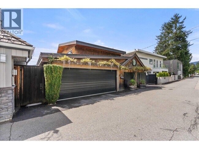 1188 Alderside Rd in Port Moody, BC - Building Photo - Building Photo