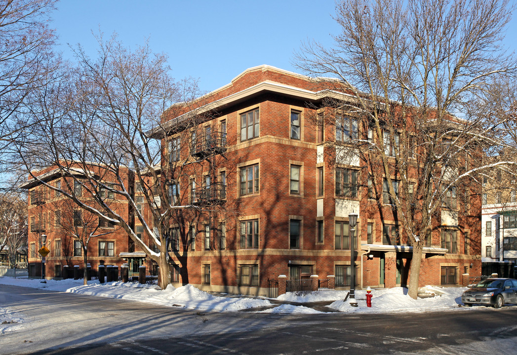 The Tazewell Condominiums in St. Paul, MN - Building Photo