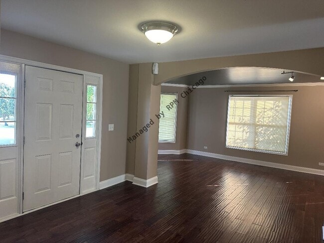 5490 Fox Path Ln in Hoffman Estates, IL - Building Photo - Building Photo