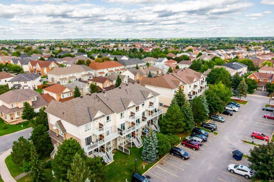 Jubilee Townhomes in Ottawa, ON - Building Photo