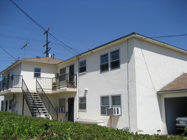 4 Units in Van Nuys, CA - Building Photo - Building Photo