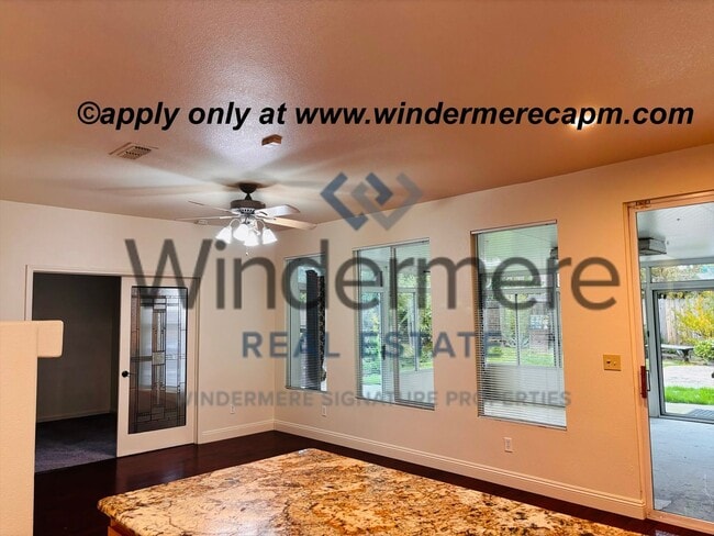 2053 N Bend Dr in Sacramento, CA - Building Photo - Building Photo