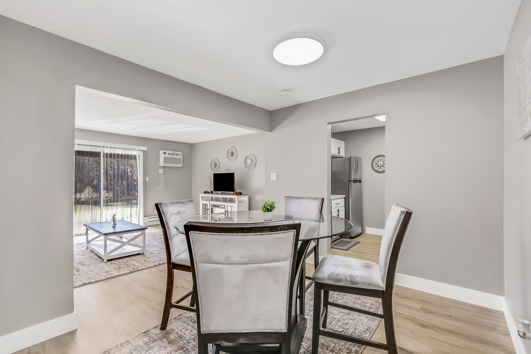 The Ridge Apartments in Merrillville, IN - Foto de edificio