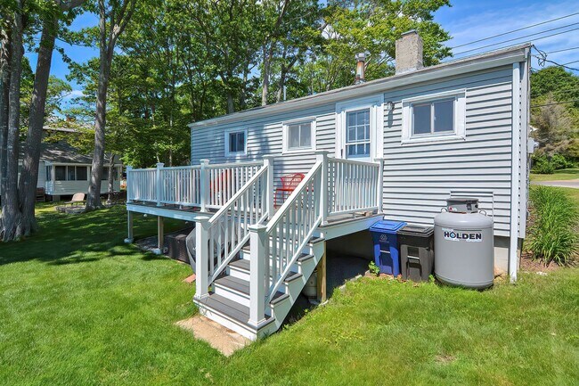 property at 2 Saratoga Ct