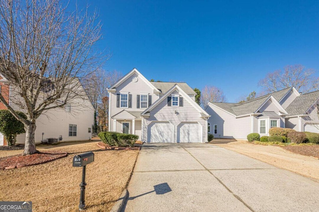 13400 Avensong Crossing in Alpharetta, GA - Building Photo