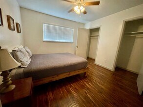 9775 Pine Lake Dr in Houston, TX - Building Photo - Building Photo