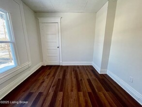 4116 W Broadway in Louisville, KY - Building Photo - Building Photo