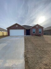 2502 E Fennec St in Siloam Springs, AR - Building Photo - Building Photo