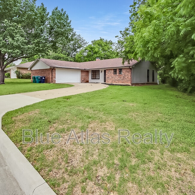 property at 1329 E Windsor Dr