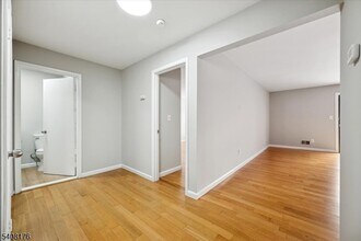 911 Merritt Dr in Hillsborough Township, NJ - Building Photo - Building Photo