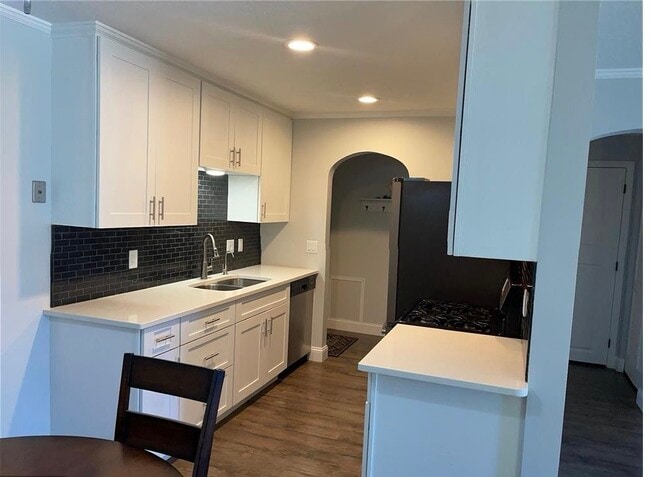 7340 York Ave S, Unit 104