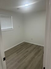 3803 NE Colonial Dr, Unit 3803 in Lee's Summit, MO - Foto de edificio - Building Photo