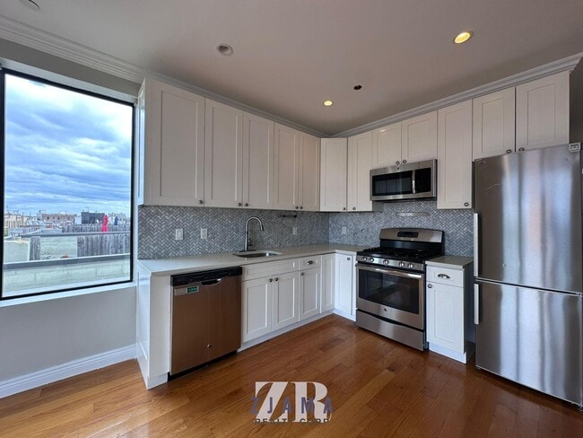 property at 315 Lincoln Pl