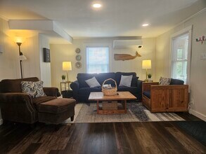 15 Tunis Ave, Unit High Tide in Old Orchard Beach, ME - Foto de edificio - Building Photo