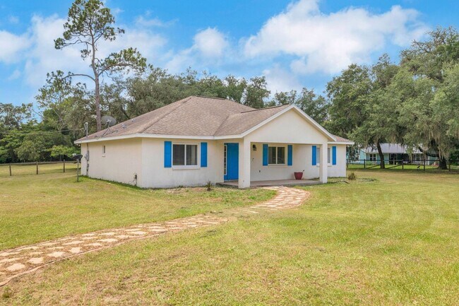 7040 NE 199th Street Rd in Citra, FL - Building Photo - Building Photo