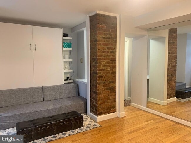 1901 16th St NW, Unit 13 in Washington, DC - Building Photo - Building Photo