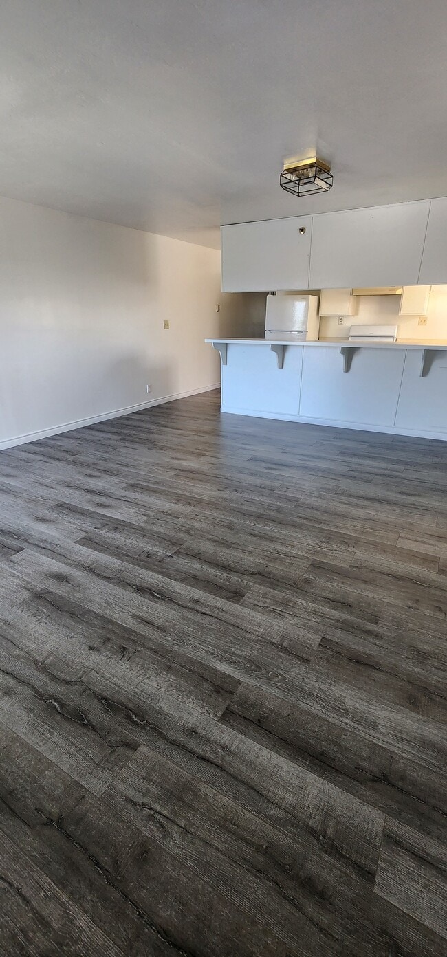 Cedar Park Apartments in Alhambra, CA - Foto de edificio - Building Photo