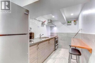 394 Kane Ave in Toronto, ON - Building Photo