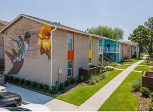 8787 Hammerly Blvd in Houston, TX - Building Photo - Building Photo