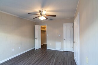 2241 W Pensacola St in Tallahassee, FL - Building Photo - Building Photo