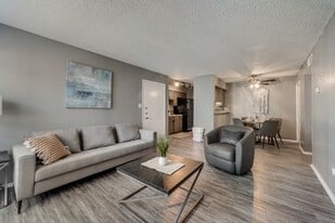 The Chase Apartments in Fort Worth, TX - Building Photo