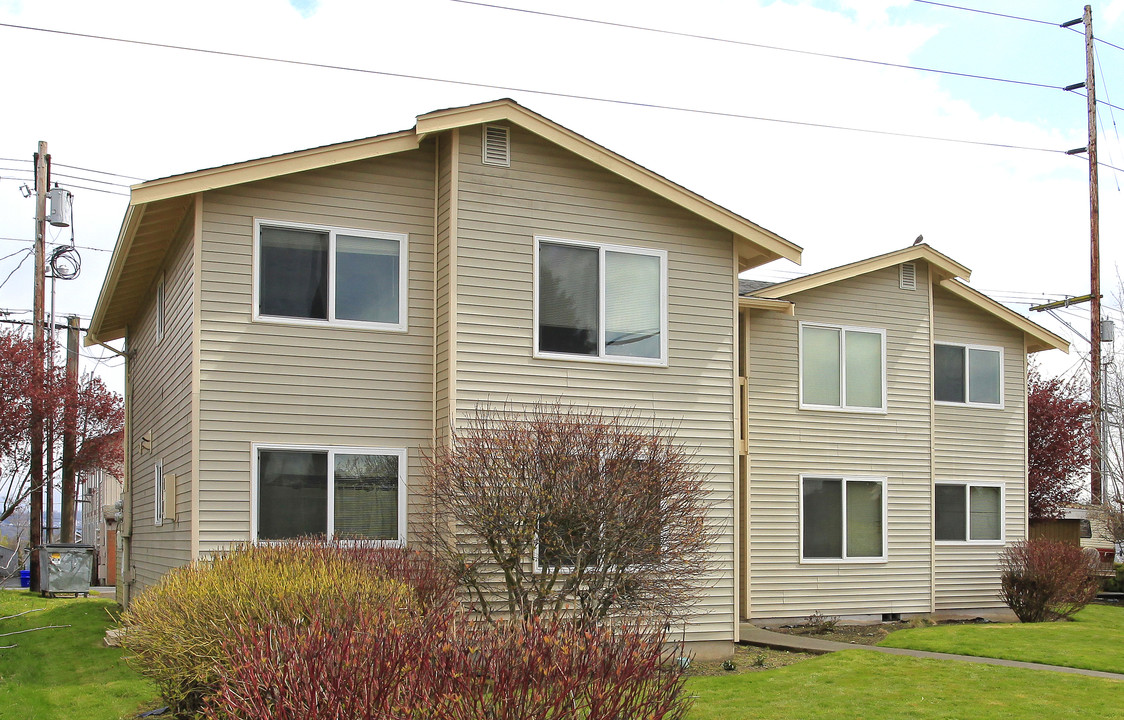 Marine View 4 plex in Everett, WA - Building Photo