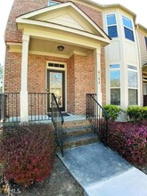 6192 Thorncrest Dr in Tucker, GA - Foto de edificio - Building Photo