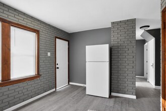 5000 Plover Ave in St. Louis, MO - Building Photo - Building Photo