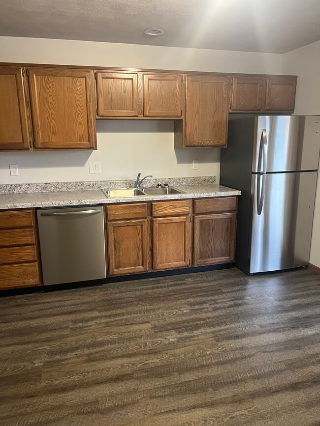 1208 Miller St in Washington, IL - Foto de edificio - Building Photo