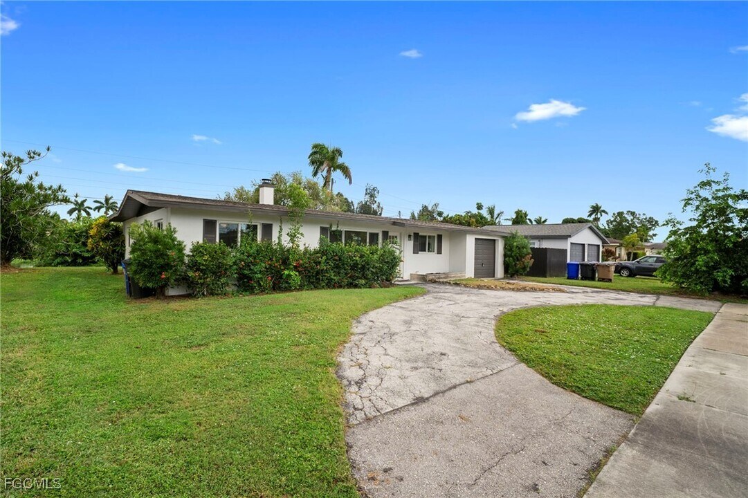 4261 Lagg Ave in Ft. Myers, FL - Building Photo