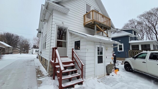 919 Harney Ave, Unit 919a Harney Avenue in Oshkosh, WI - Building Photo - Building Photo