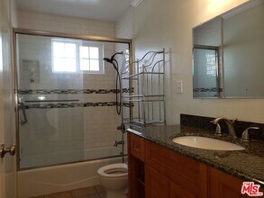 1729 S Carmelina Ave in Los Angeles, CA - Building Photo - Building Photo