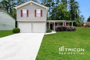 6629 Rebecca Lou Ln in Lithonia, GA - Building Photo