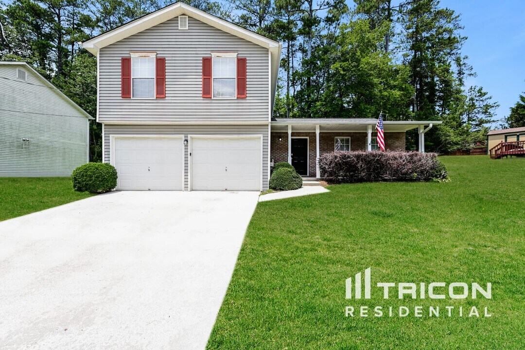 6629 Rebecca Lou Ln in Lithonia, GA - Building Photo