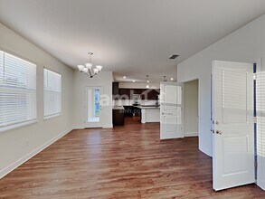 1001 Walden Pond Dr in Plant City, FL - Building Photo - Building Photo