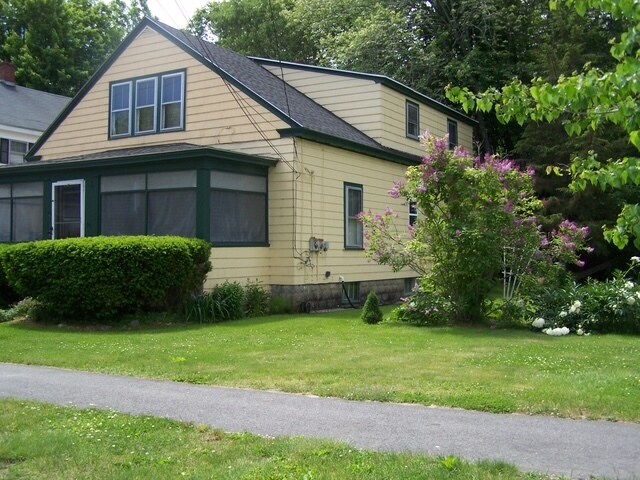 80 6th St, Unit Apt B in Dover, NH - Building Photo