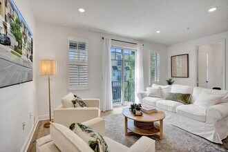 642 NW 38th Cir in Boca Raton, FL - Building Photo - Building Photo