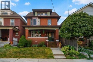 202 Prospect St S in Hamilton, ON - Building Photo