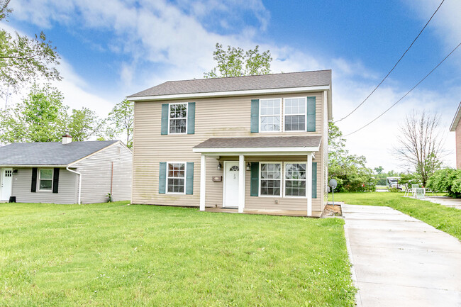 13 W Chestnut St in Oxford, OH - Foto de edificio - Building Photo