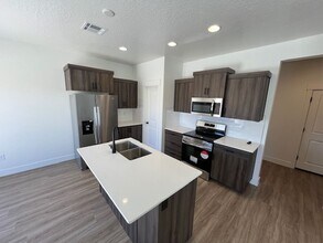 5663 S Duel Ln in Saint George, UT - Building Photo - Building Photo