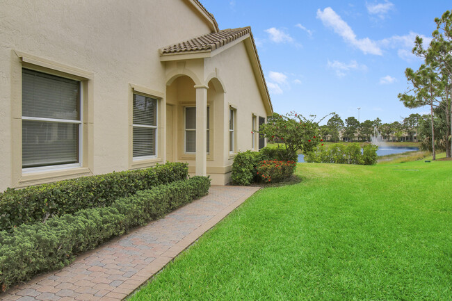 9015 Sand Shot Way in Port St. Lucie, FL - Building Photo - Building Photo