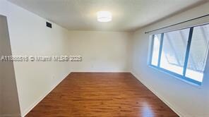 1XXXX NW 113th Way in Pembroke Pines, FL - Foto de edificio - Building Photo