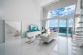 1040 Biscayne Blvd, Unit 3602 in Miami, FL - Building Photo - Building Photo