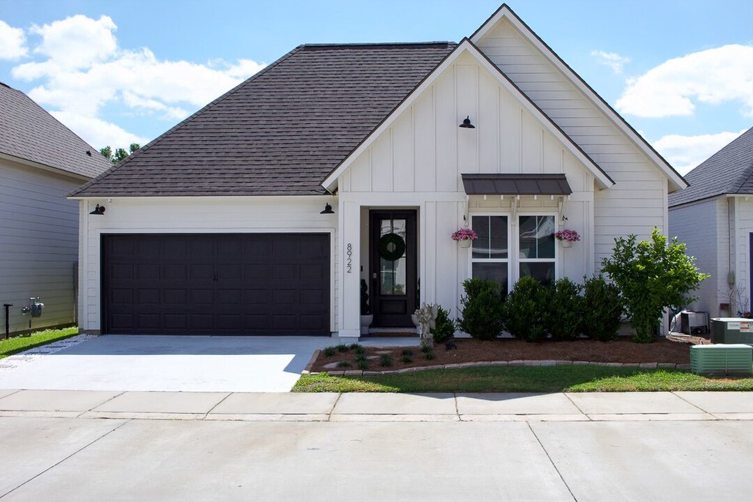 8922 Southlawn Dr in Baton Rouge, LA - Building Photo