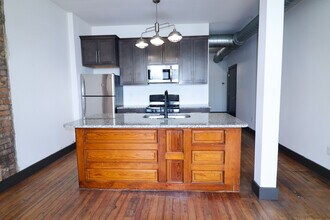 2611 Short Vine St in Cincinnati, OH - Foto de edificio - Building Photo