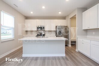 2335 S Carlota Dr, Unit 410 in New Palestine, IN - Building Photo - Building Photo