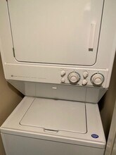 300 Grandview Ct, Unit 311 in Iowa City, IA - Building Photo - Building Photo