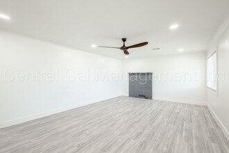 341 Laurel Ave in Arvin, CA - Foto de edificio - Building Photo