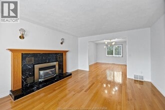 4478 Villa Paradiso Cres in Windsor, ON - Building Photo - Building Photo